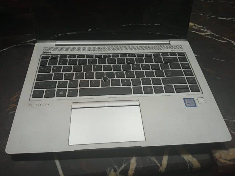 HP elitebook 840 G5 0