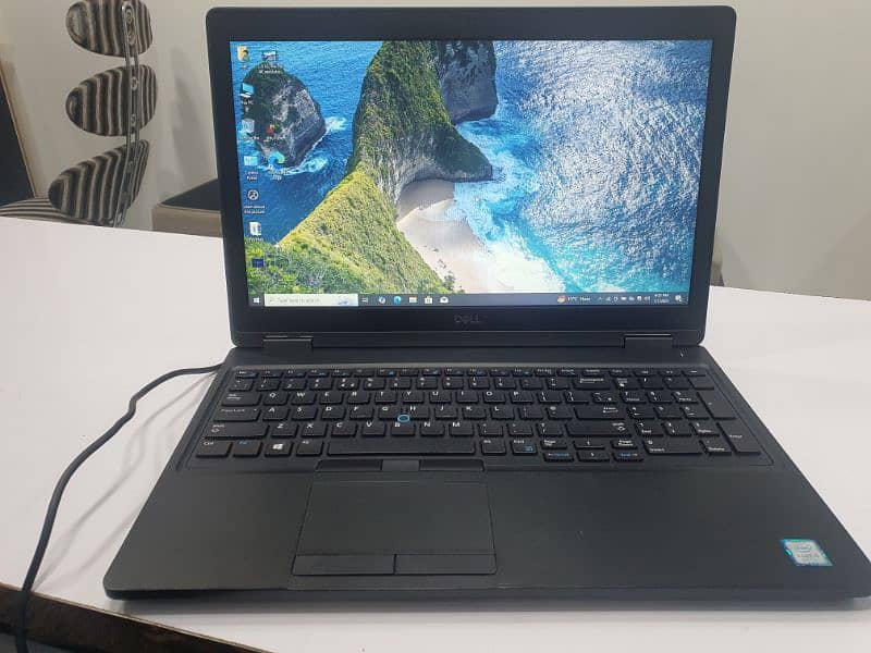 Dell Latitude 5590 0