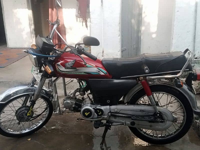 Honda CD 70 2010 Model Lahore No for Sale 3