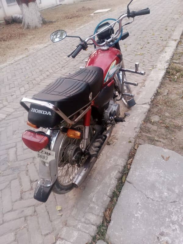 Honda CD 70 2010 Model Lahore No for Sale 4