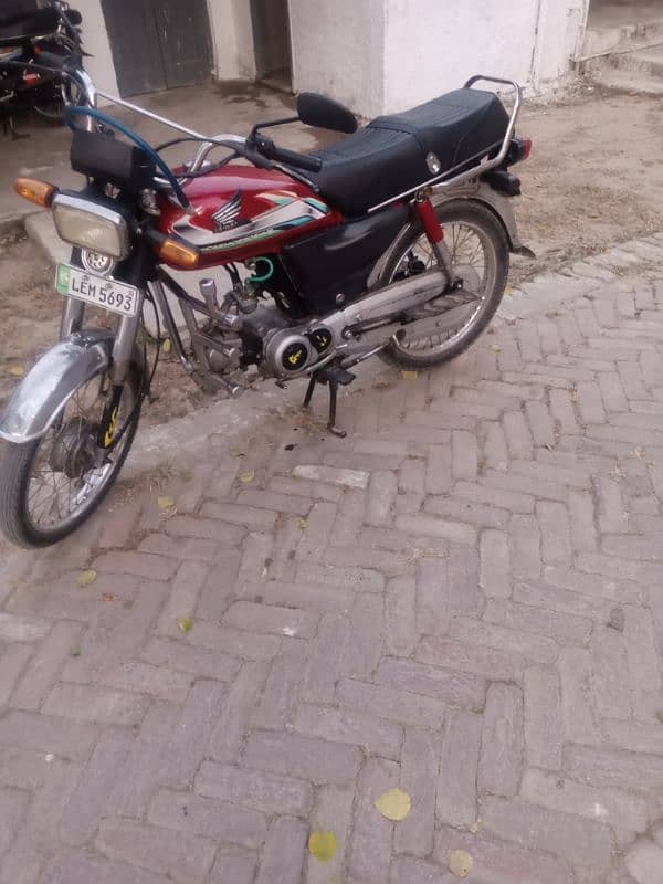 Honda CD 70 2010 Model Lahore No for Sale 5