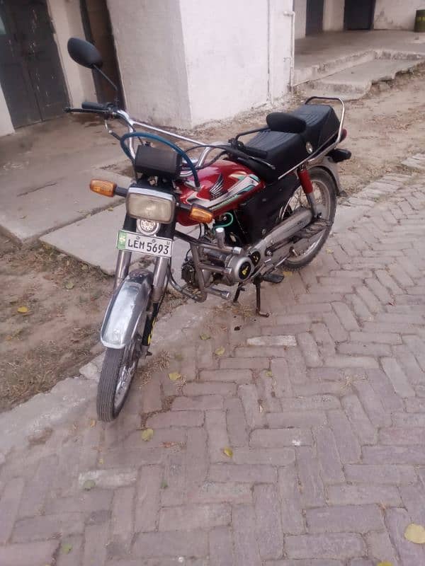 Honda CD 70 2010 Model Lahore No for Sale 7