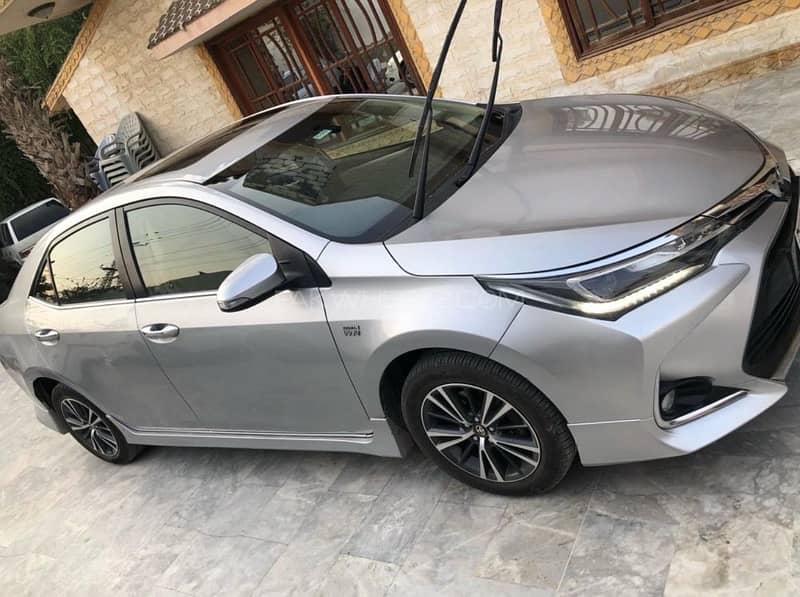 Toyota Altis Grande 2017 0