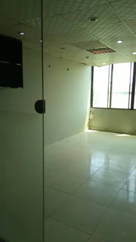 Sami furnished office for rent 1000sqft in shahar e Faisal. 6