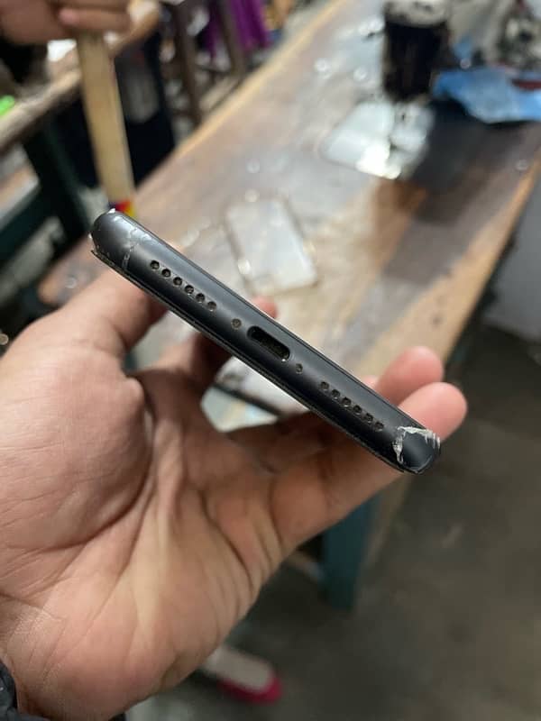 iPhone 11 non pta factory un lock 1