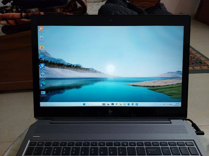 Hp Zbook 15 G6 i7 9th gen 4