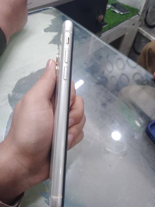 iphone 11 (10/9) condition 1