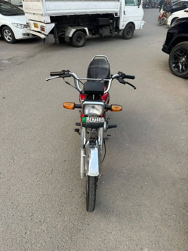 HondaCD70 very smooth and Good condition,total genion, UET,Lahore, A+. 4