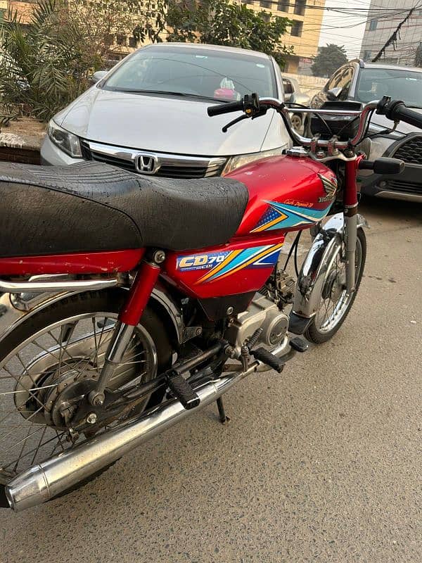 HondaCD70 very smooth and Good condition,total genion, UET,Lahore, A+. 6