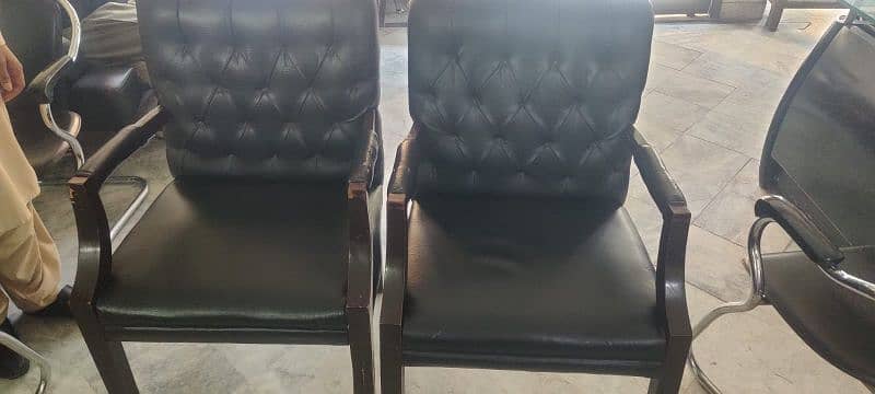 Executive table with 2 exative chairs Is available for Sale 5