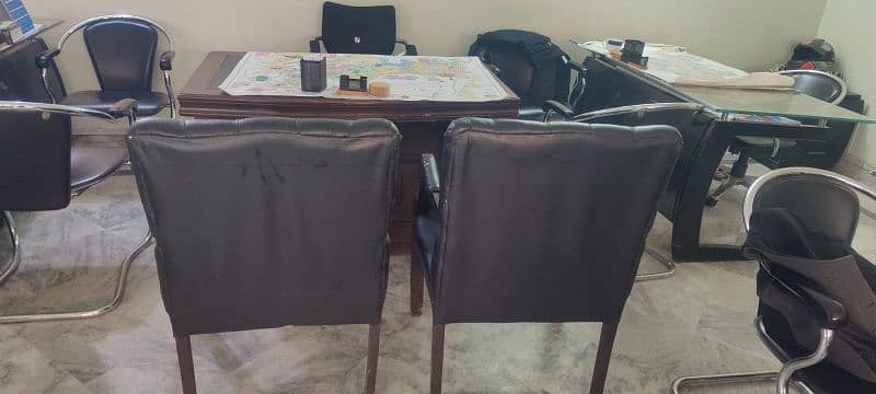 Executive table with 2 exative chairs Is available for Sale 7