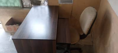 computer table with chair