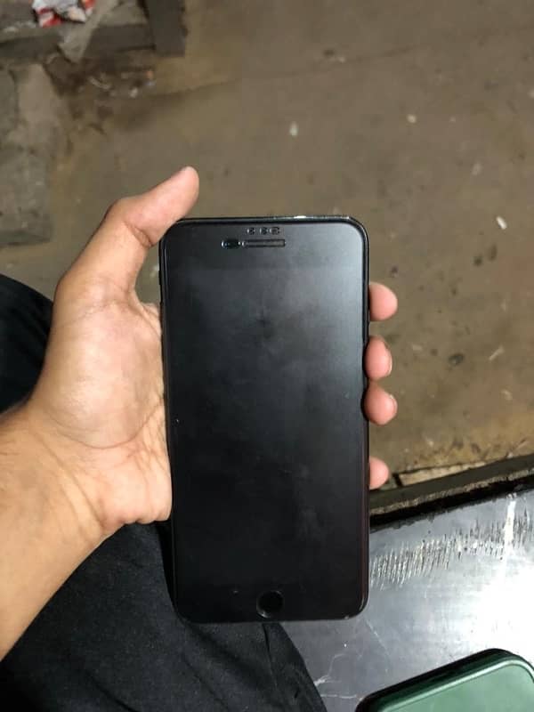 iphone 7 plus Jet black color 128gb 1