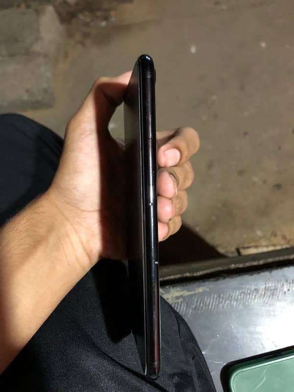 iphone 7 plus Jet black color 128gb 2