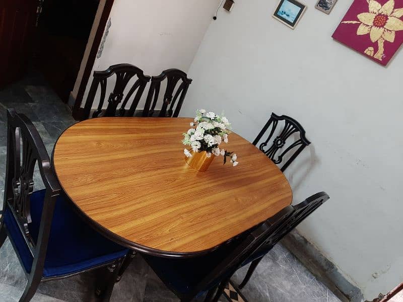 Dinning Table with Six Chairs 1