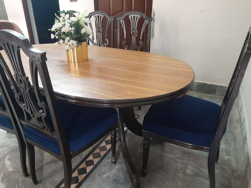 Dinning Table with Six Chairs 4