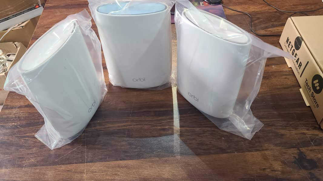 Netgear Orbi 50 AC3000 Tri-Band Whole Home Mesh WiFi System (With Box) 5