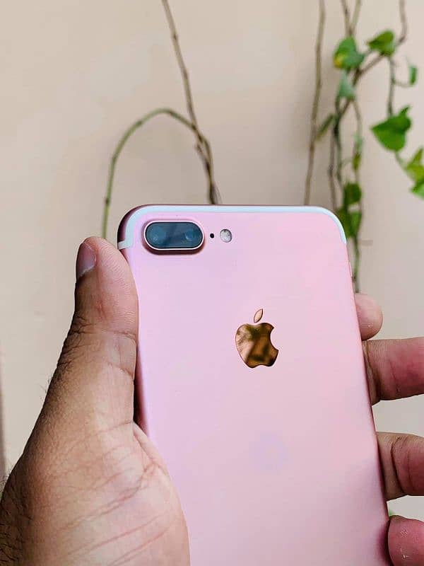 iPhone 7 Plus Rose Gold Aprvd All Ok 1