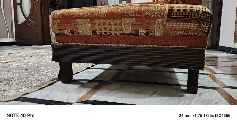 stylish and comfortable dewan sofa for sale 2