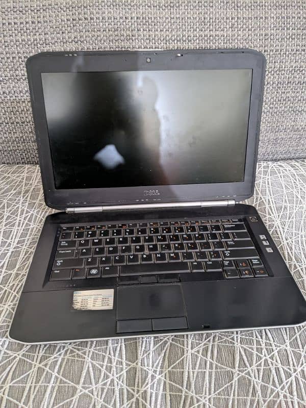 DELL latitude i5 2nd gen (128gb ssd)+(256gb hhd) 4