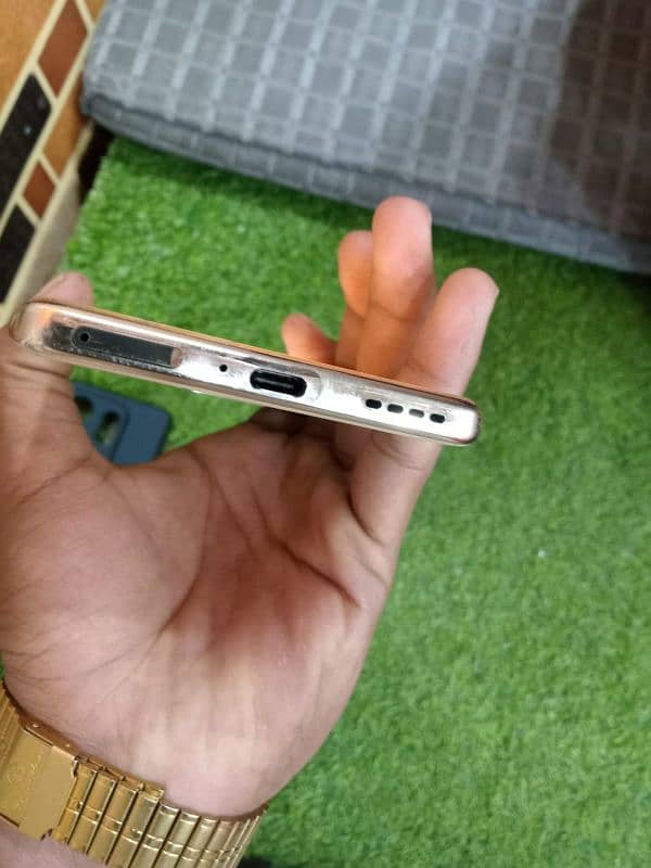 infinix Zero 30   256 GB 6