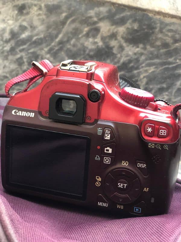 canon EOS 1100D 1