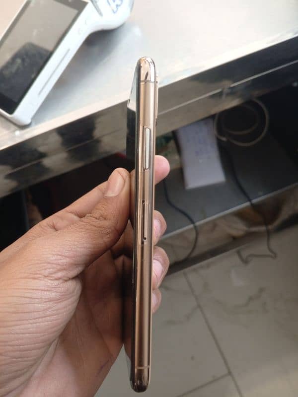 urgent I phone xs original condition Non PTA 3