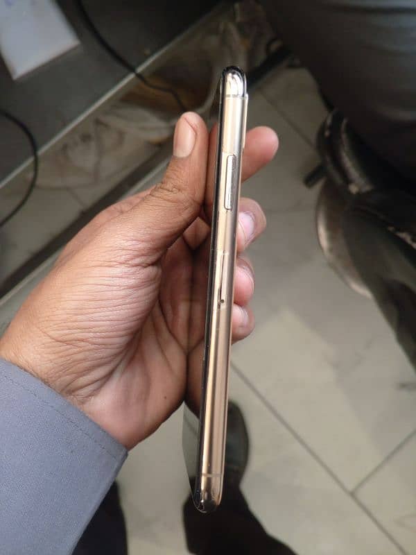 urgent I phone xs original condition Non PTA 4