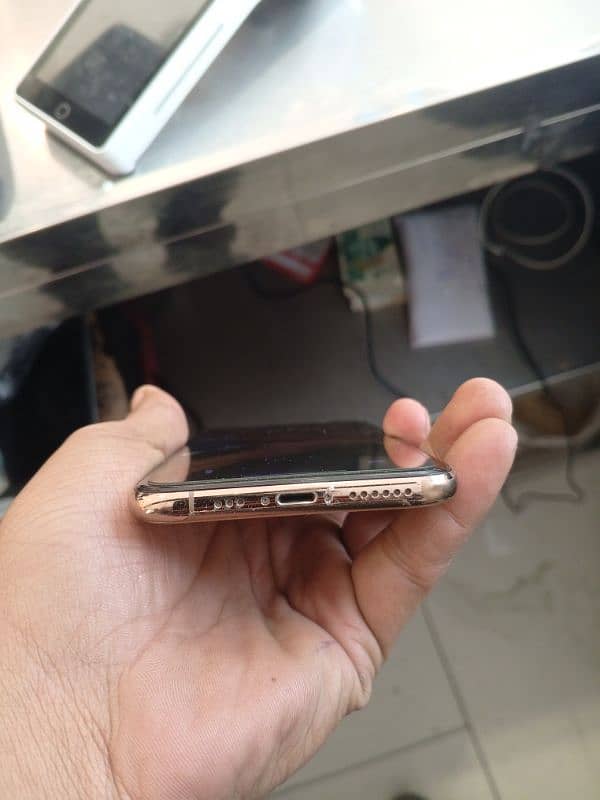 urgent I phone xs original condition Non PTA 5