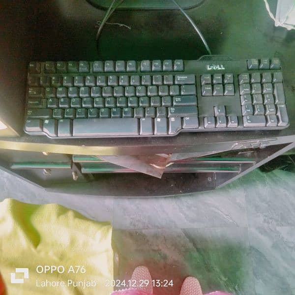 computer for sale monitor keyboard cpu ak boofer hai good condition 2