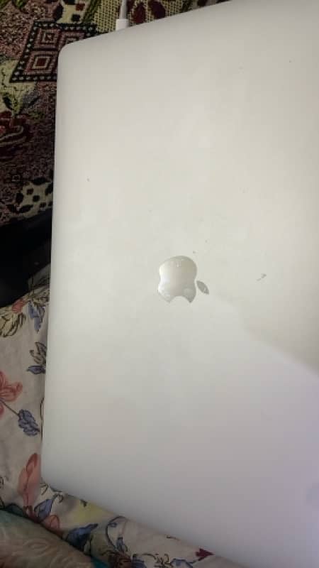 MacBook Pro 2017 4GB graphics card 2