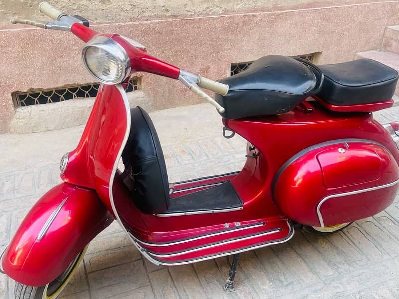 Vespa piagio scooter 1