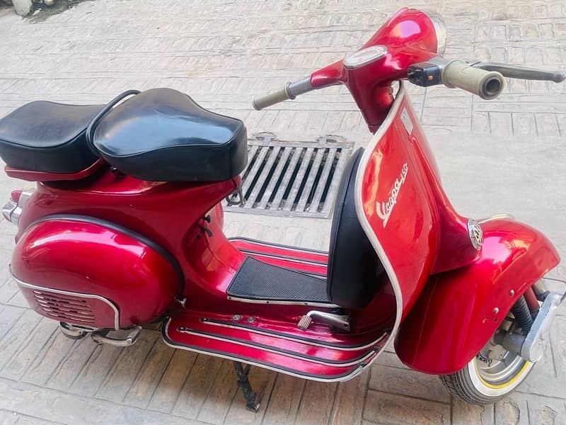 Vespa piagio scooter 5