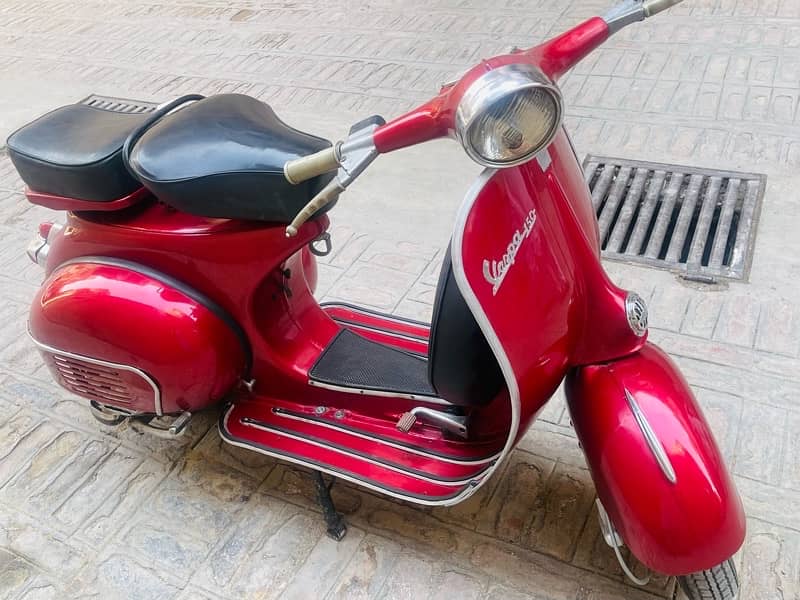 Vespa piagio scooter 6