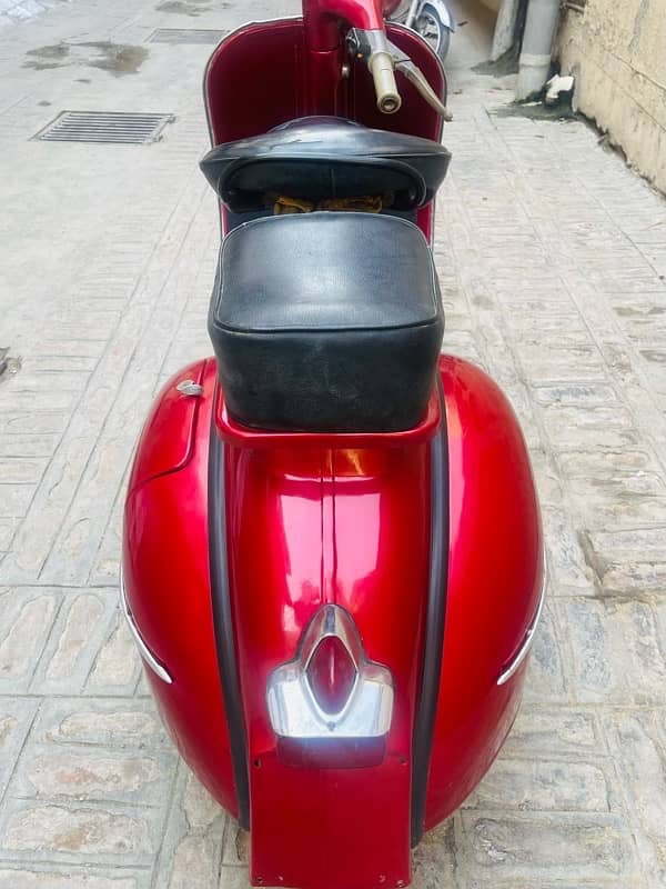 Vespa piagio scooter 7