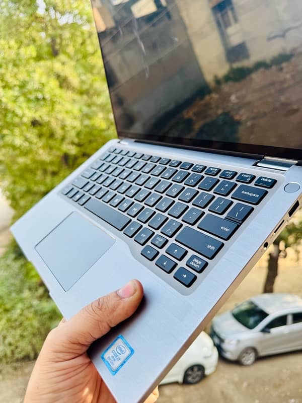 Dell Latitude 7400 2in1 core i7-8th generation 16 gb ram 256 gb ssd 4