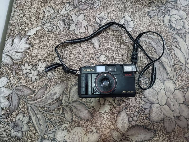 yashica MF-2 super camera 1