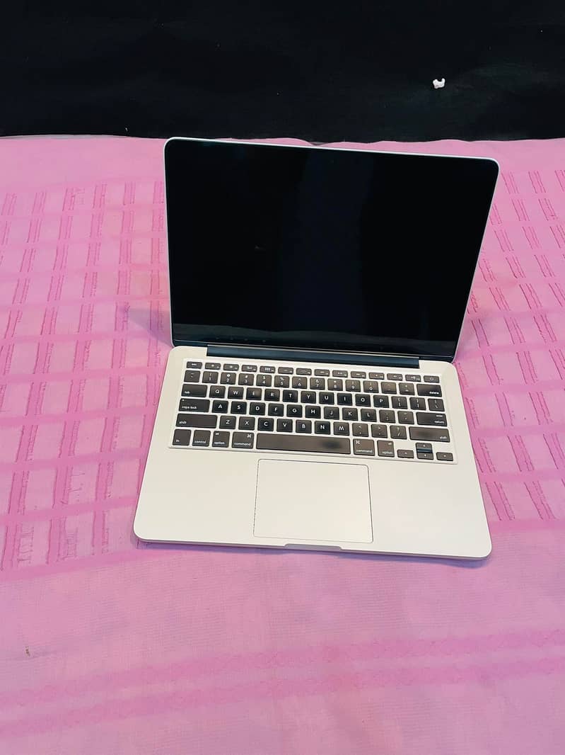 Apple MacBook Pro Core i5 SSD 256GB/ Ram 8GB GooD Condition 8