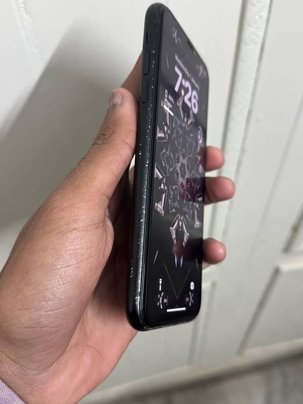 Iphone XR ( urgent sale ) 4