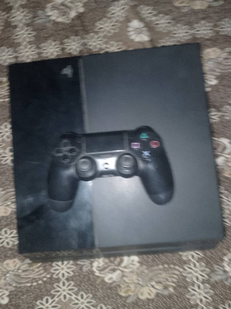 PS4 Jialbreak 9.0 with Original Controller and Cables 3