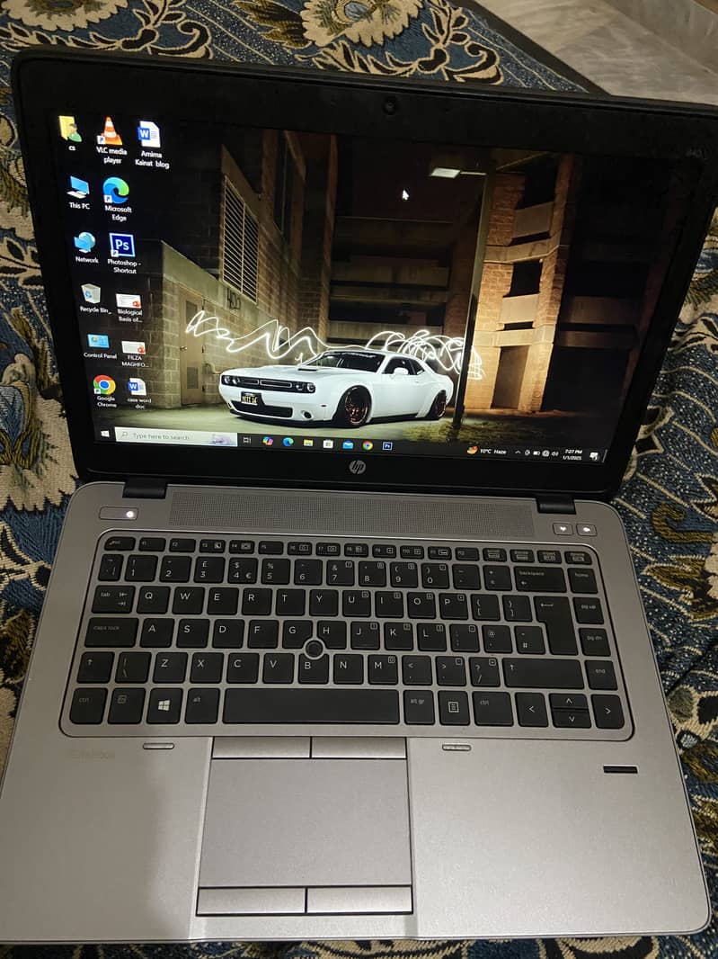 Hp elitebook 840 i7 5th gen 8/256 SSD 5