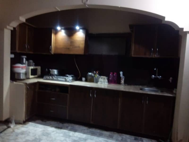 Beautiful main road facing 3bed dd 2nd floor flat main university road gulistan e jauhar block7 0