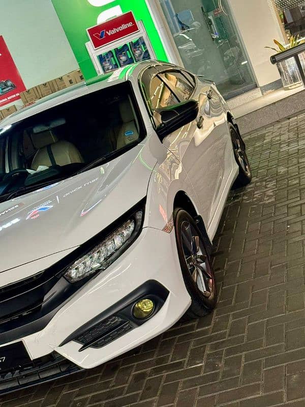 Honda Civic Oriel 1.8 i-VTEC CVT 2