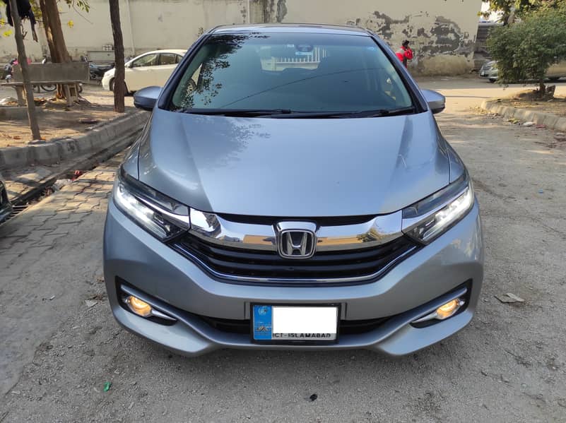 Honda Fit Shuttle Hybrid 2014 1