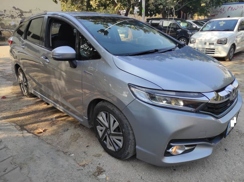 Honda Fit Shuttle Hybrid 2014 3