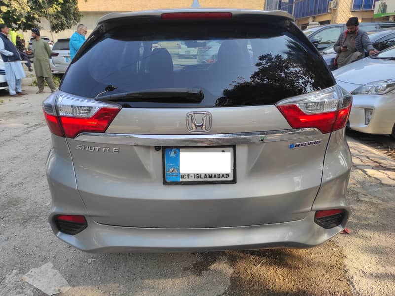 Honda Fit Shuttle Hybrid 2014 8