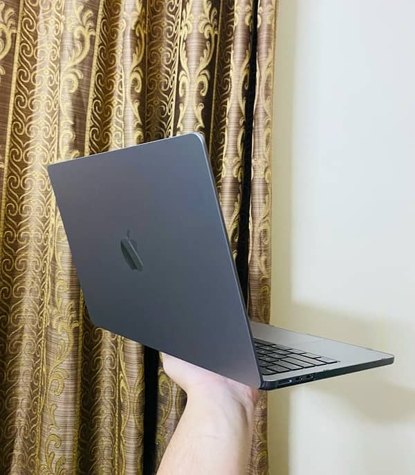 Mackbook Air M2 16gb ram 6