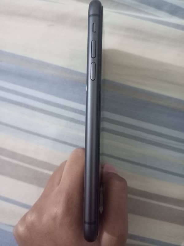 IPHONE 11 64GB JV NON PTA 3