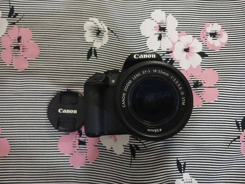 DSLR Camera Canon EOS 700D 1