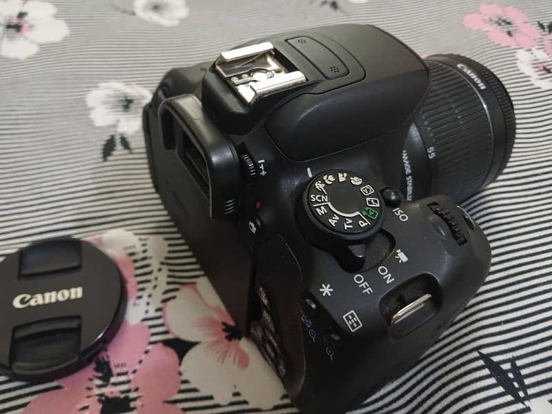 DSLR Camera Canon EOS 700D 2